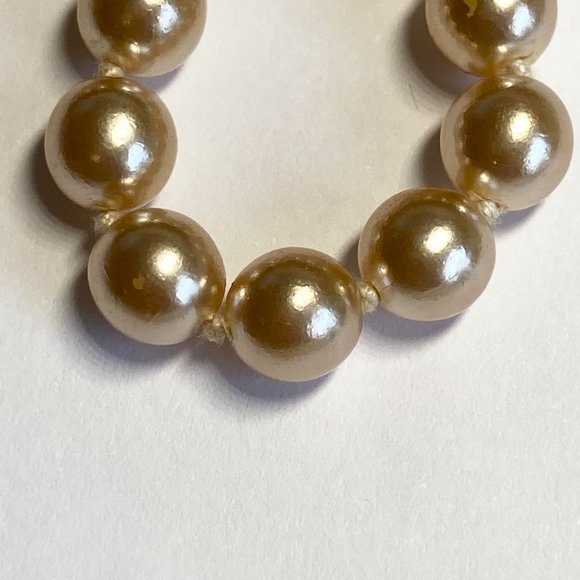 Vintage Cream Glass Pearl Necklace 24" 6mm Hand Knotted Matinee Length Clasp - Picture 2 of 9